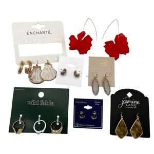 Lot of Gold Tone Jewelry: Shelf Pulls of Pierced Earrings and Rings